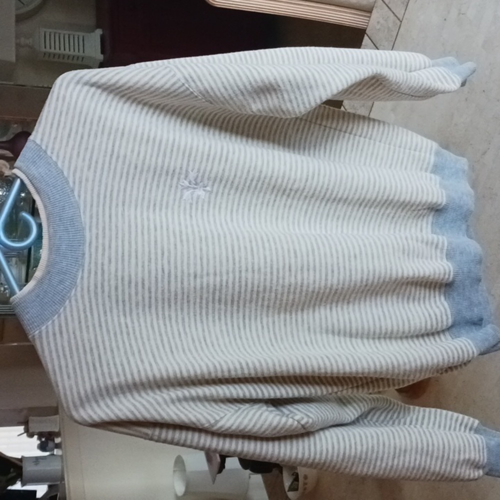 Vintage women's sweatshirt brand- ROW G, sz Large. Light yellow/gray str…
